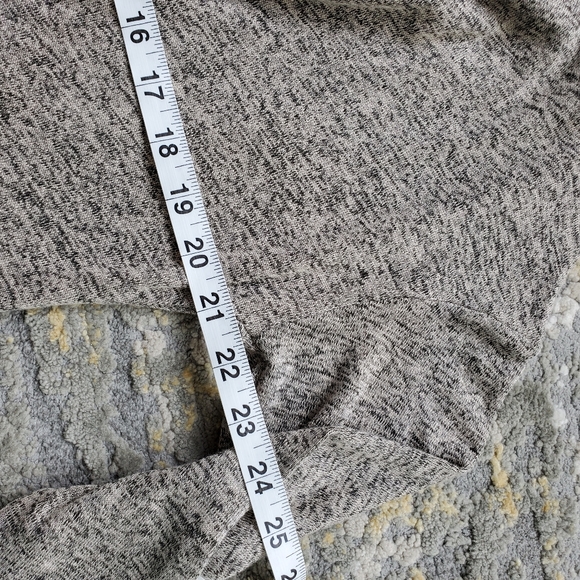 CARMEN Carmen Marc Valvo Zip Shoulder Knit Top - Picture 6 of 10